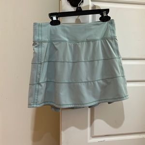 Lululemon tennis skirt  , pace rival size 4